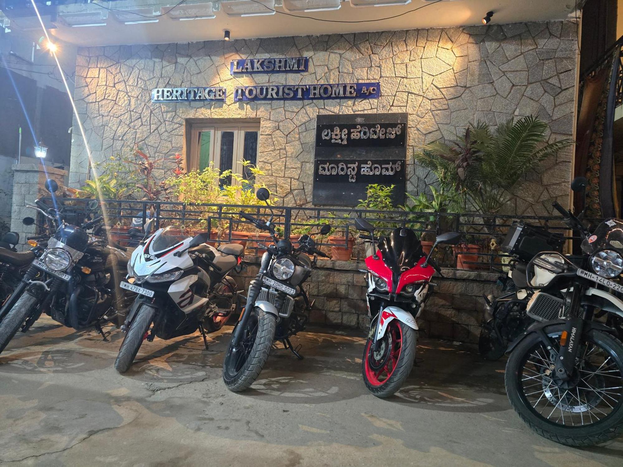Lakshmi Heritage Tourist Home Hampi Zewnętrze zdjęcie