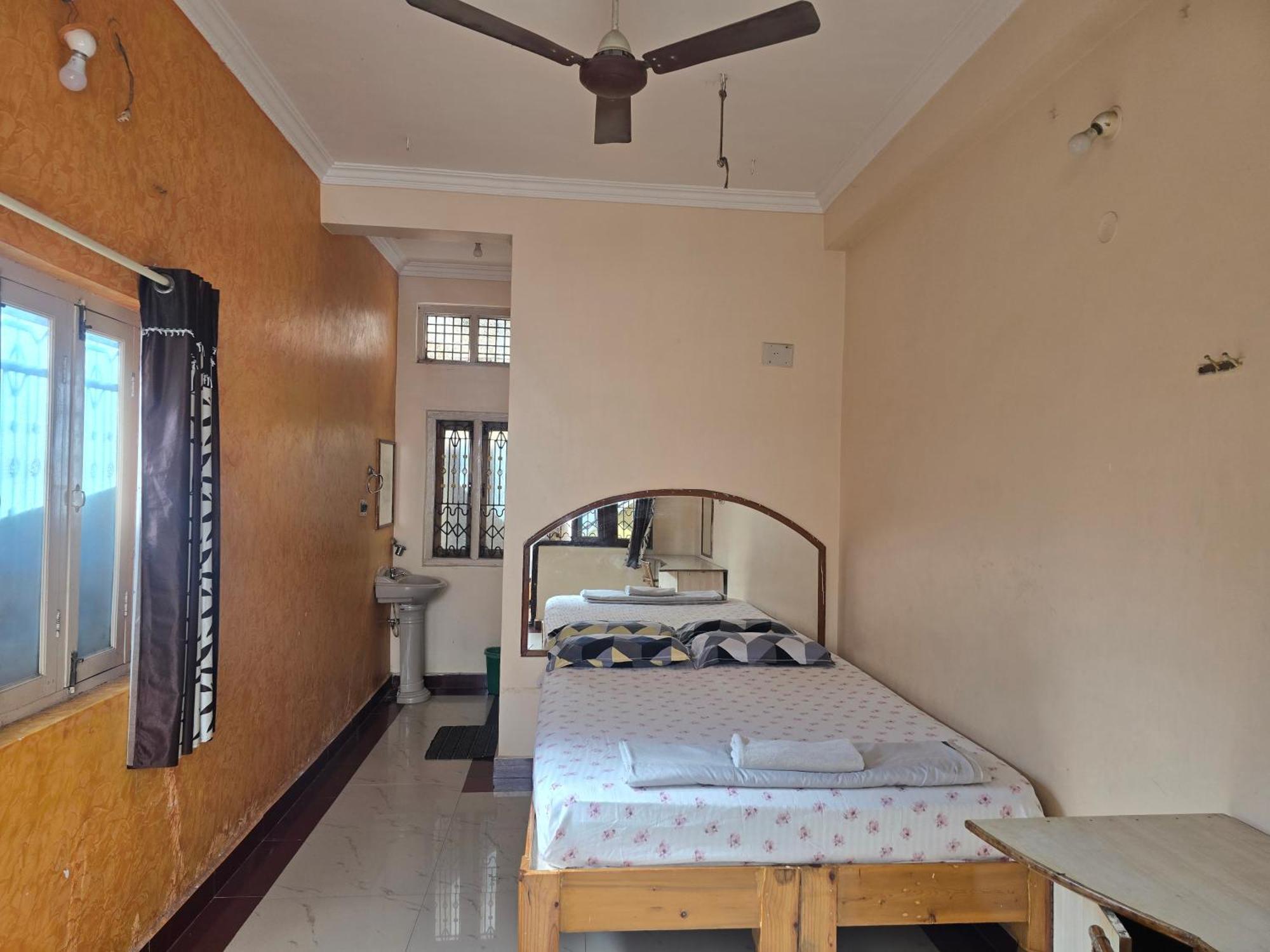 Lakshmi Heritage Tourist Home Hampi Zewnętrze zdjęcie