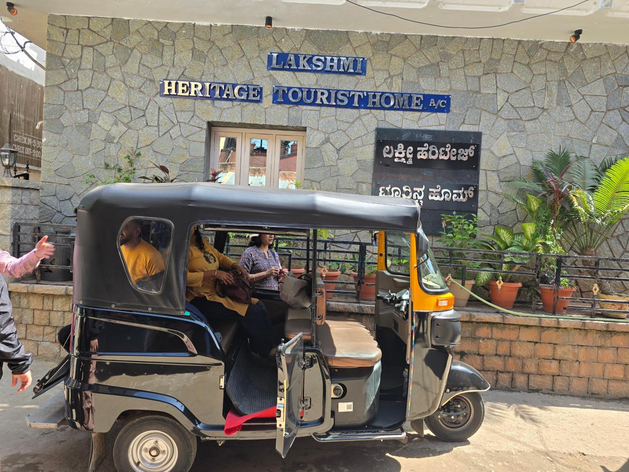 Lakshmi Heritage Tourist Home Hampi Zewnętrze zdjęcie